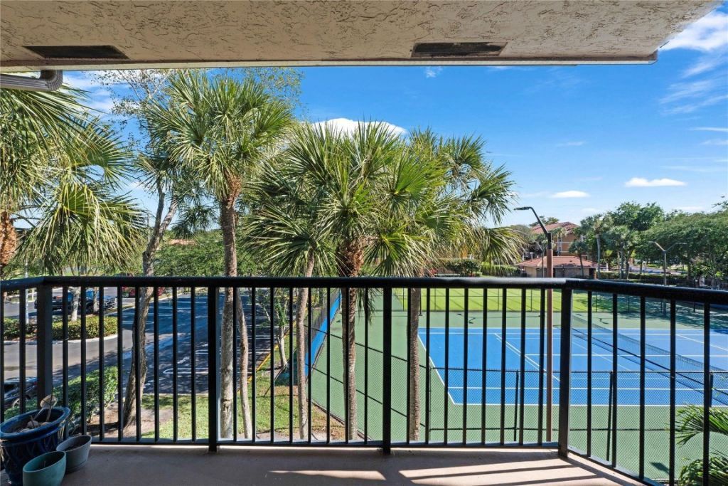 8801 Wiles Road, Unit 304, Coral Springs, FL 33067 Photo