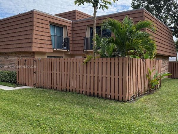 2563 Lakeview Ct , Cooper City, FL 33026