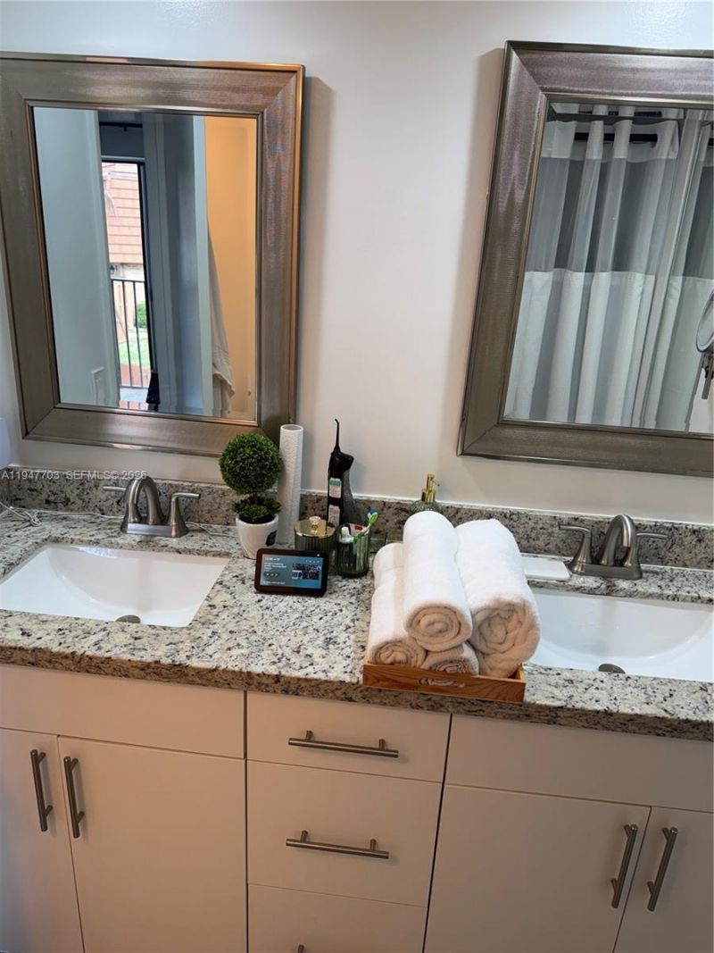 2563 Lakeview Ct, Cooper City, FL 33026 Photo