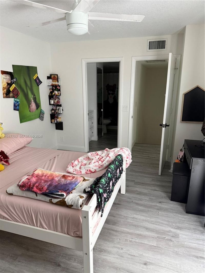 2563 Lakeview Ct, Cooper City, FL 33026 Photo