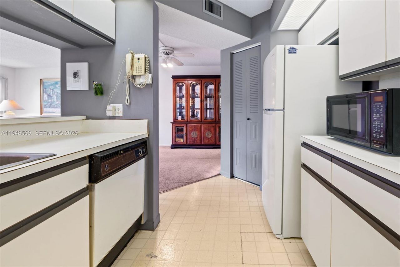 12600 SW 5th Ct , Unit 212L, Pembroke Pines, FL 33027 Photo