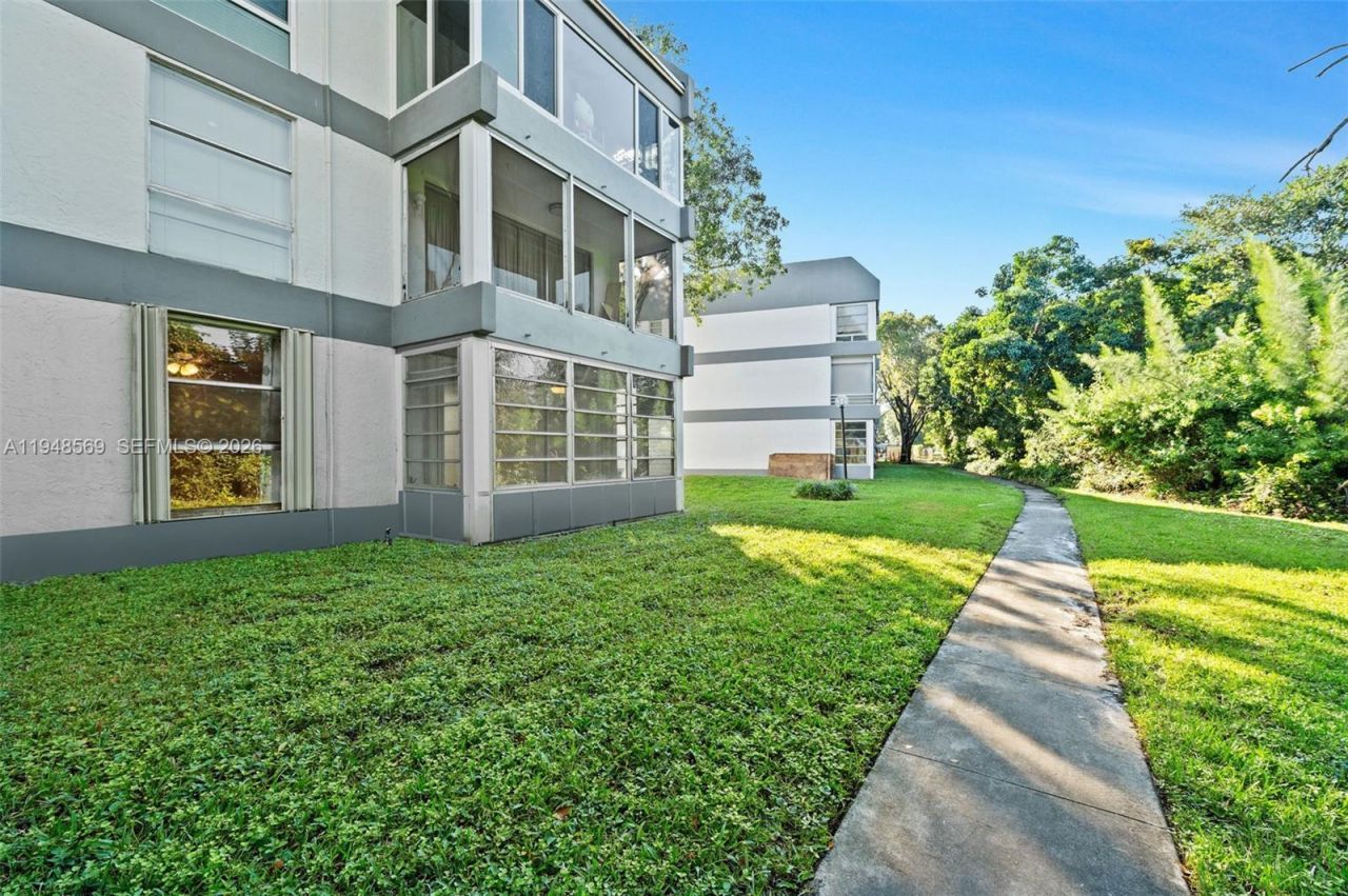 12600 SW 5th Ct , Unit 212L, Pembroke Pines, FL 33027 Photo