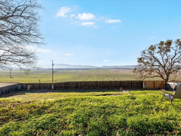 5942 Foothill Road, Central Point, OR 97502