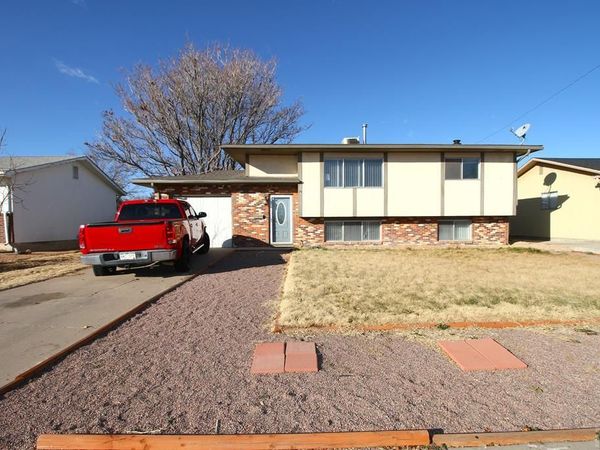 27 Clemson Dr, Pueblo, CO 81007