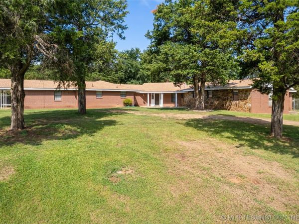 39827 Morris Creek Road, Howe, OK 74940