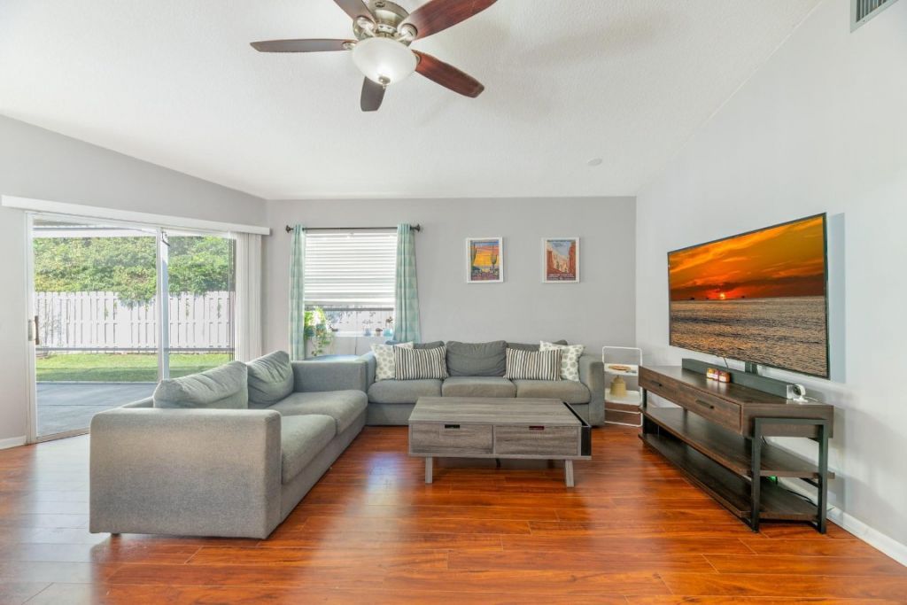 1347 Seagrape Circle, Weston, FL 33326 Photo