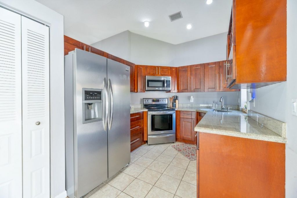 1347 Seagrape Circle, Weston, FL 33326 Photo