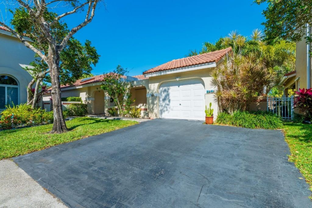 1347 Seagrape Circle, Weston, FL 33326 Photo