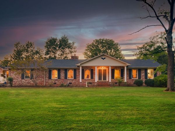 204 Greenbriar Ave, Shelbyville, TN 37160