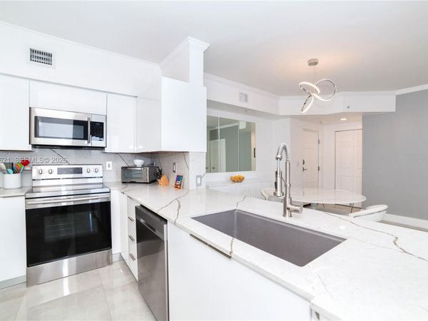 17150 N Bay , Unit 2905, Sunny Isles Beach, FL 33160