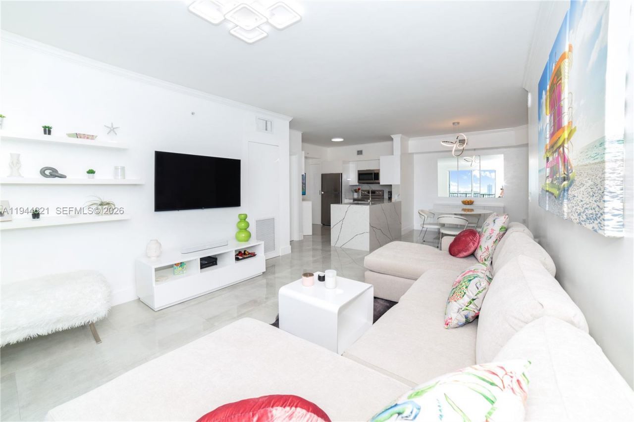 17150 N Bay, Unit 2905, Sunny Isles Beach, FL 33160 Photo