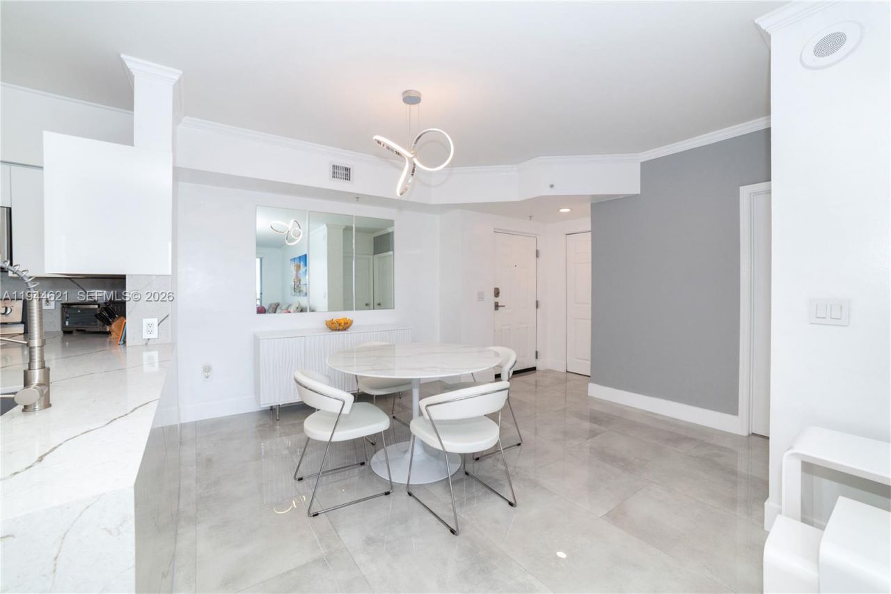 17150 N Bay, Unit 2905, Sunny Isles Beach, FL 33160 Photo