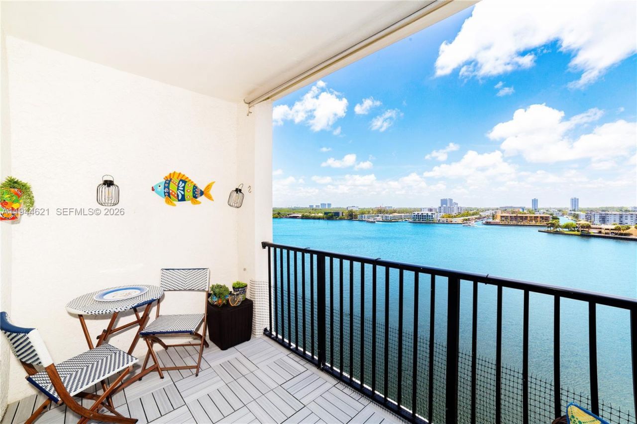 17150 N Bay, Unit 2905, Sunny Isles Beach, FL 33160 Photo