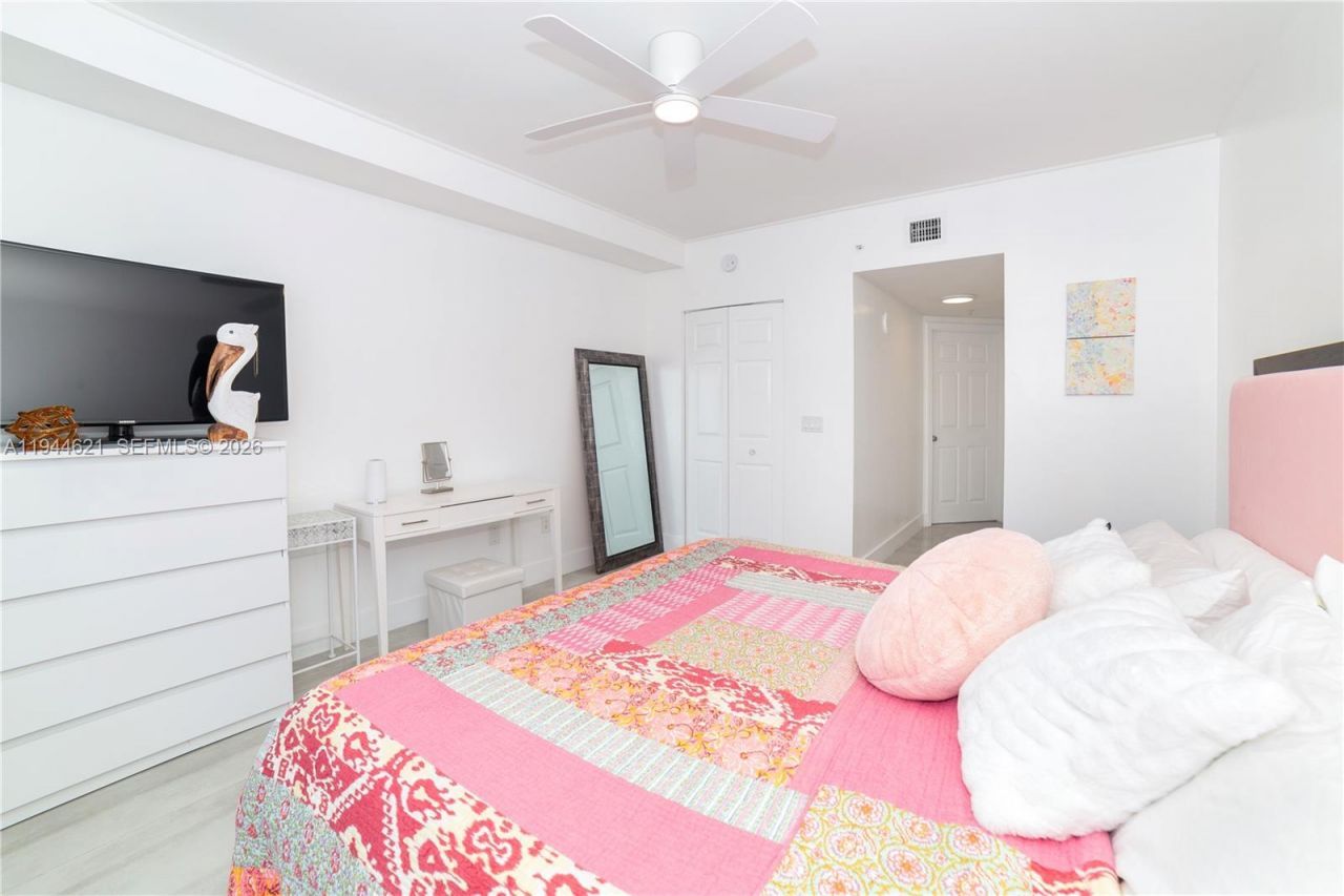 17150 N Bay, Unit 2905, Sunny Isles Beach, FL 33160 Photo