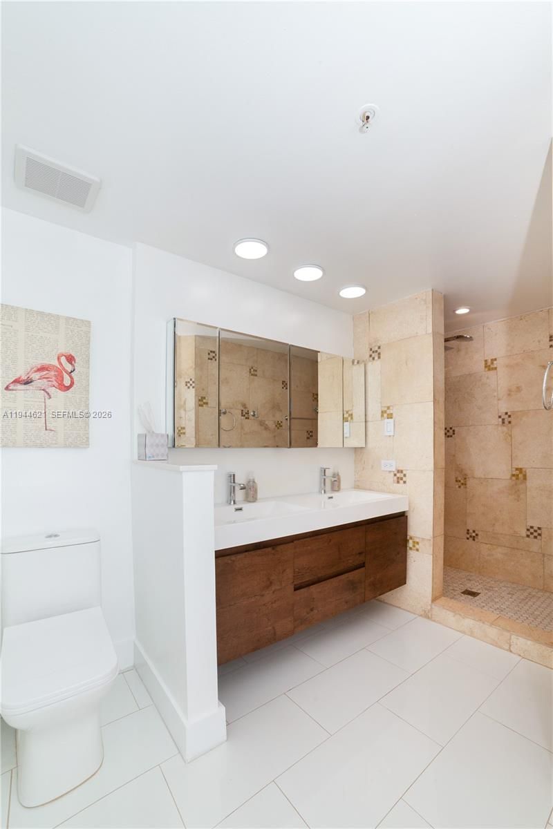 17150 N Bay, Unit 2905, Sunny Isles Beach, FL 33160 Photo