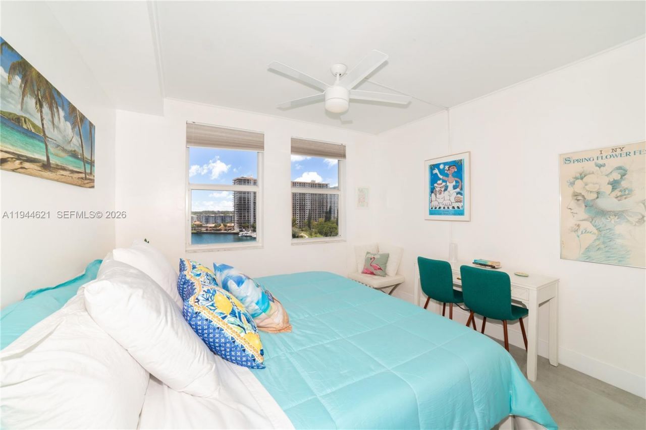 17150 N Bay, Unit 2905, Sunny Isles Beach, FL 33160 Photo