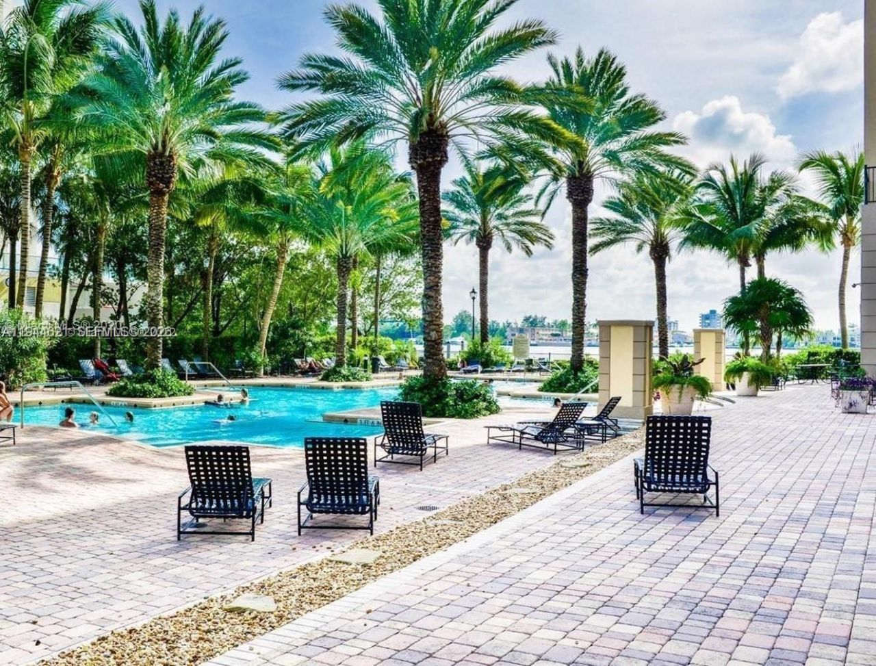 17150 N Bay, Unit 2905, Sunny Isles Beach, FL 33160 Photo