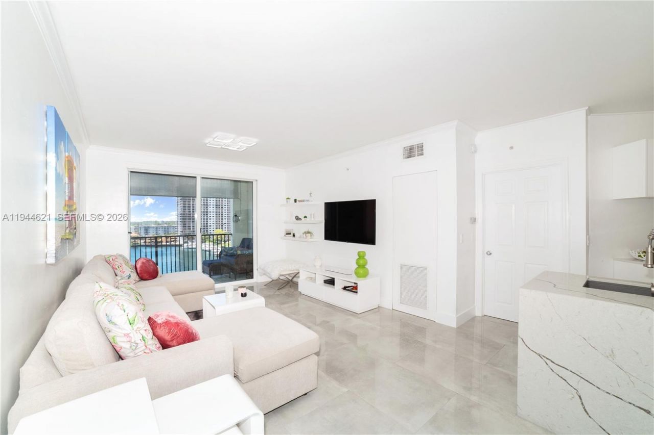 17150 N Bay, Unit 2905, Sunny Isles Beach, FL 33160 Photo