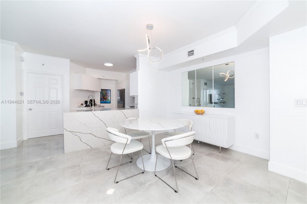 17150 N Bay, Unit 2905, Sunny Isles Beach, FL 33160 Photo