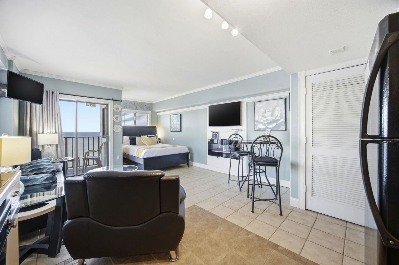 1605 S Ocean Blvd. Photo 10