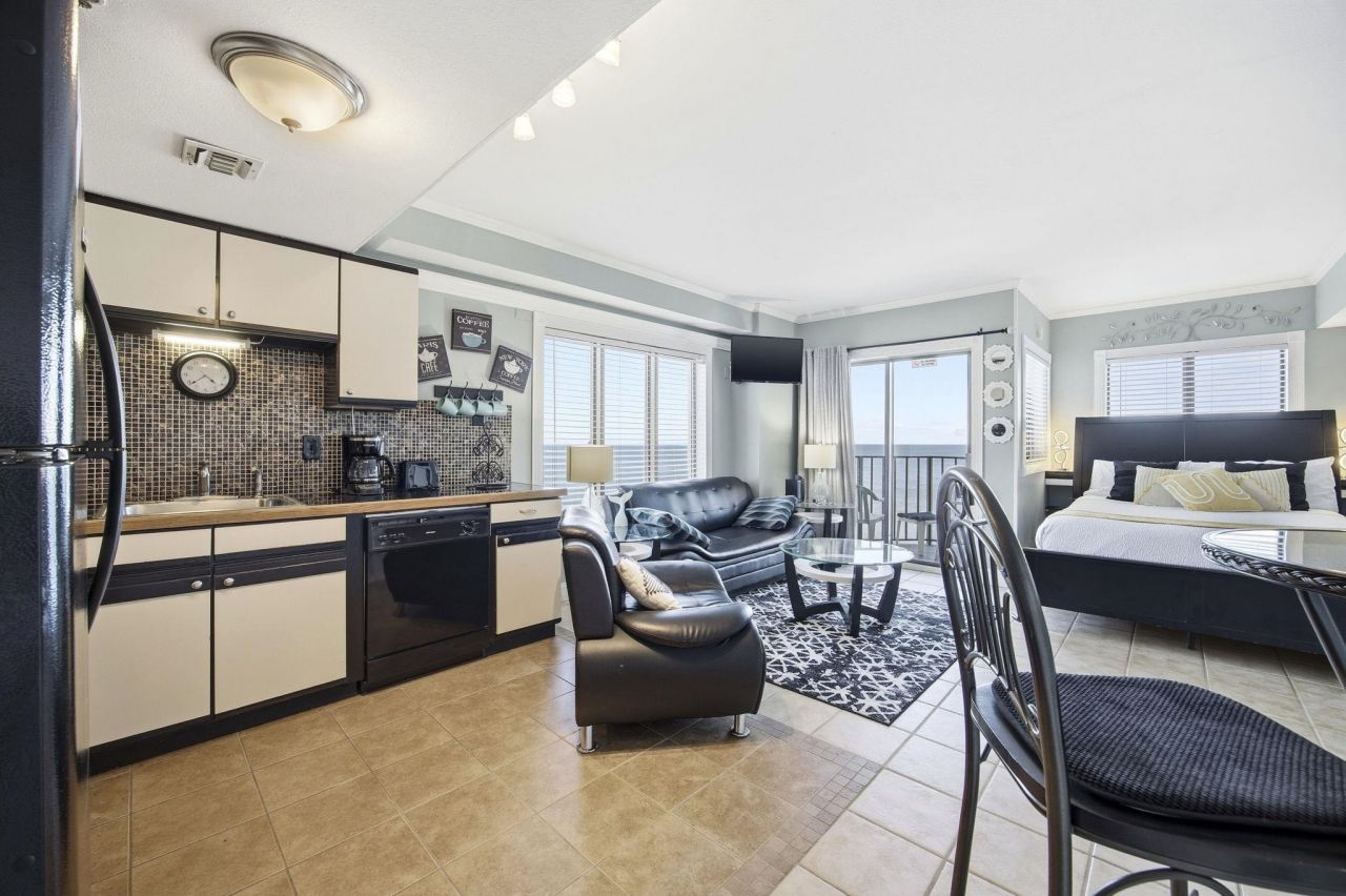 1605 S Ocean Blvd. Photo 11