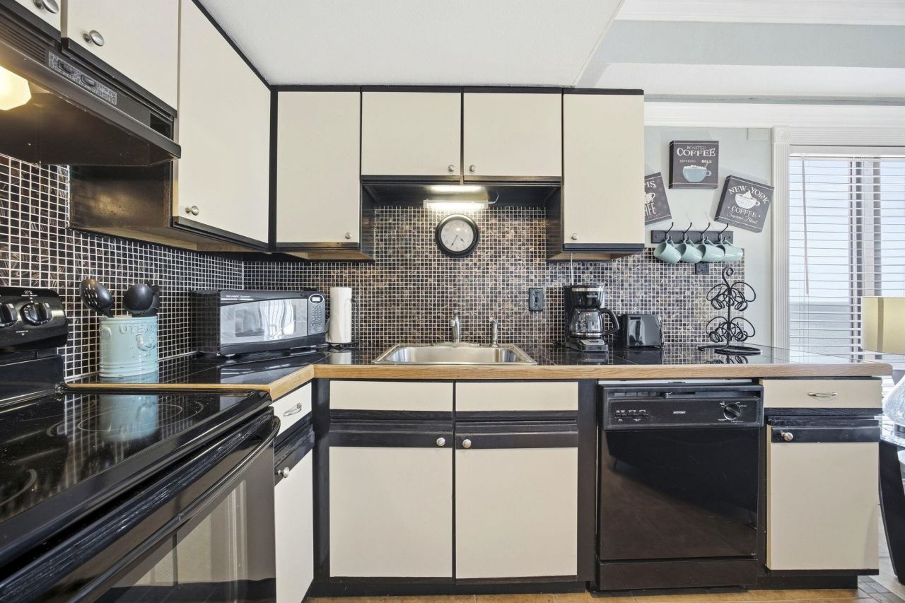 1605 S Ocean Blvd. Photo 12