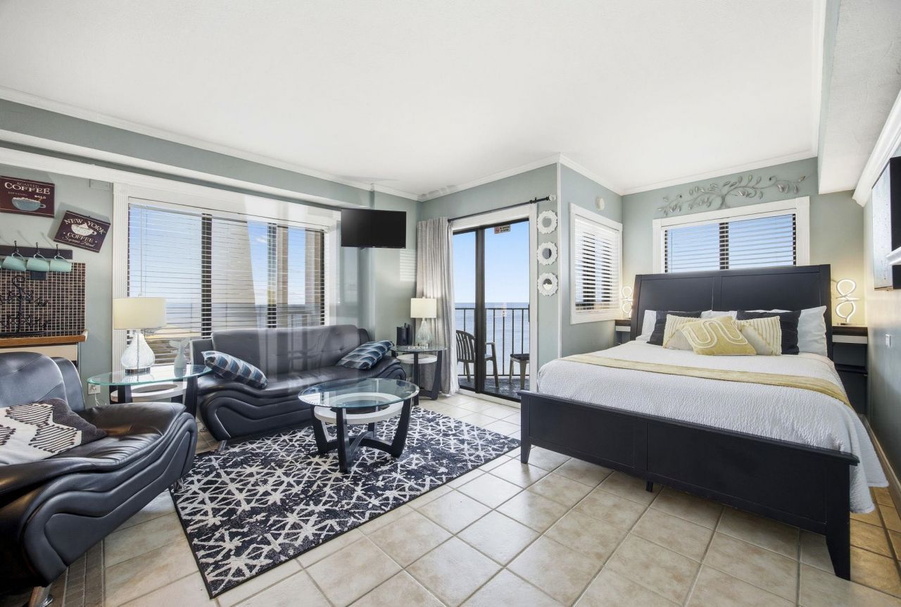 1605 S Ocean Blvd. Photo 8