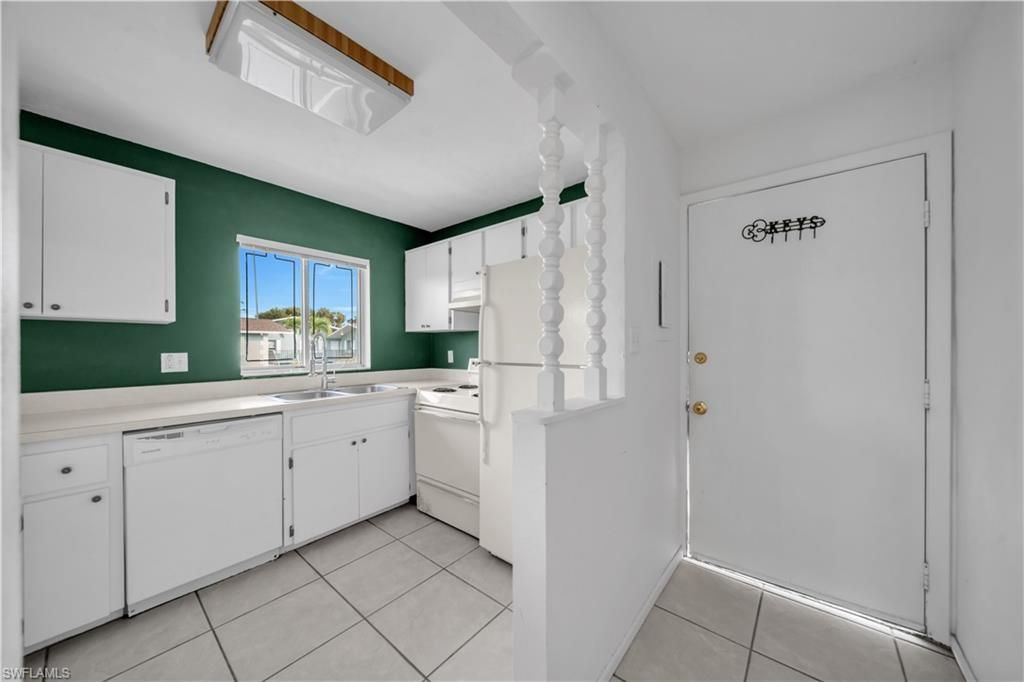8071 Country Rd, Unit 206, Fort Myers, FL 33919 Photo