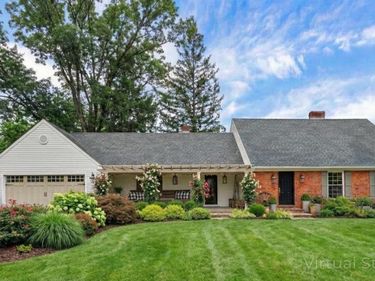 2 GOLFVIEW ROAD, CAMP HILL, PA 17011