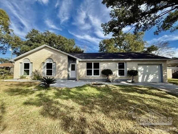 4184 Aqua Vista Dr, Pensacola, FL 32504