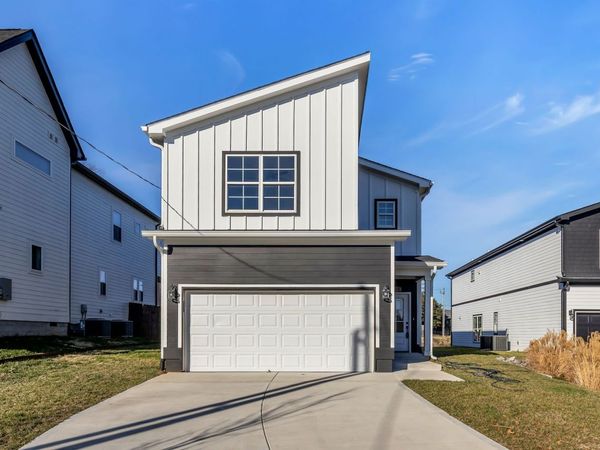 210 Eisenhower Dr, Nashville, TN 37211