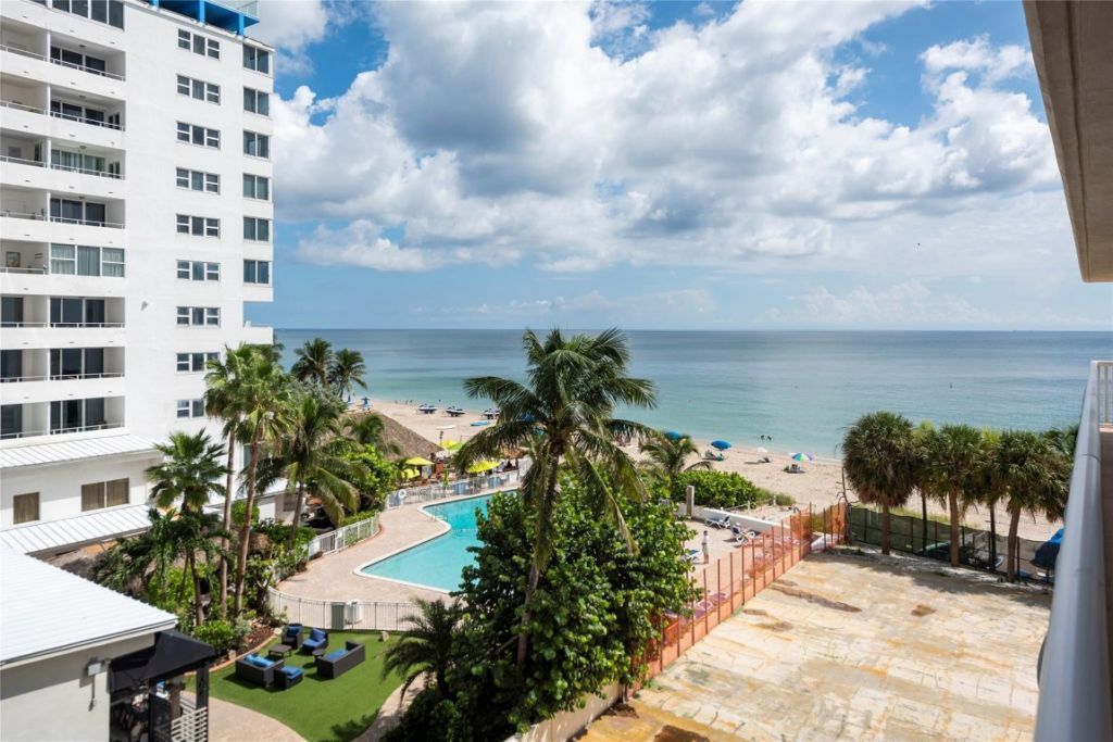 4020 Galt Ocean Drive, Unit 309, Fort Lauderdale, FL 33308 Photo