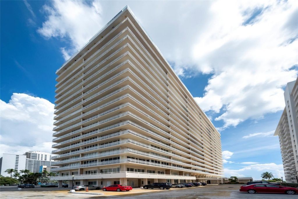 4020 Galt Ocean Drive, Unit 309, Fort Lauderdale, FL 33308 Photo