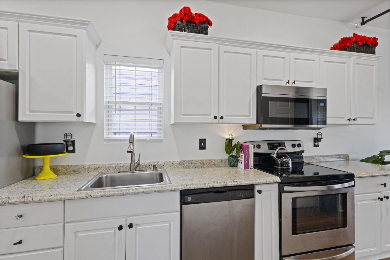 141 Addison Cottage Way Photo 8