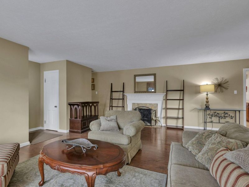 122 Wilshire Drive, Hebron, OH 43025 Photo 6