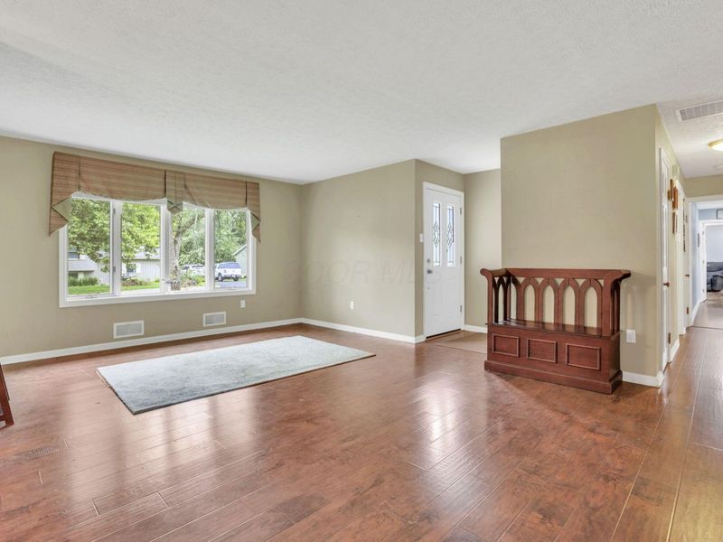 122 Wilshire Drive, Hebron, OH 43025 Photo 6