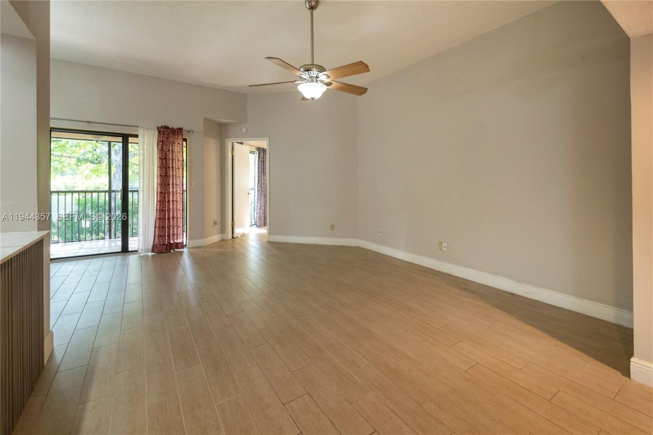 8019 NW 15th Mnr, Unit 8019, Plantation, FL 33322 Photo