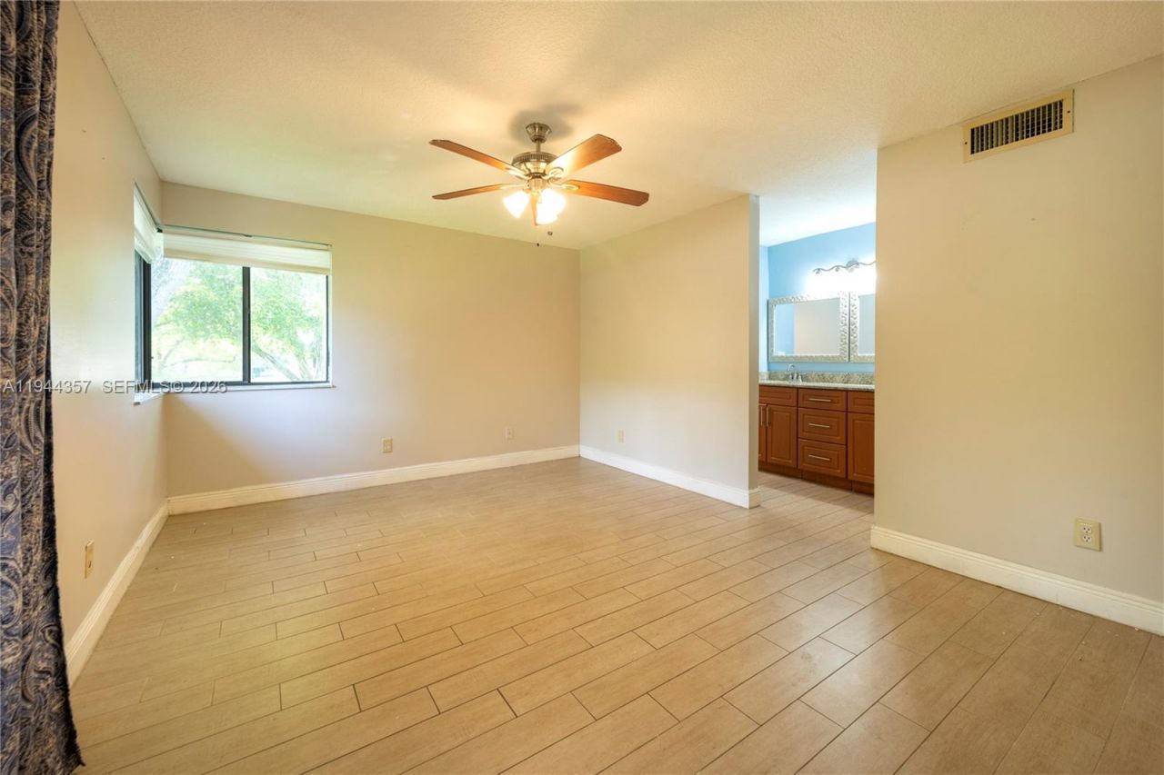 8019 NW 15th Mnr, Unit 8019, Plantation, FL 33322 Photo