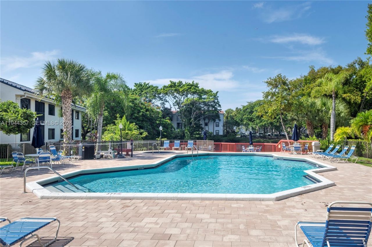 8019 NW 15th Mnr, Unit 8019, Plantation, FL 33322 Photo