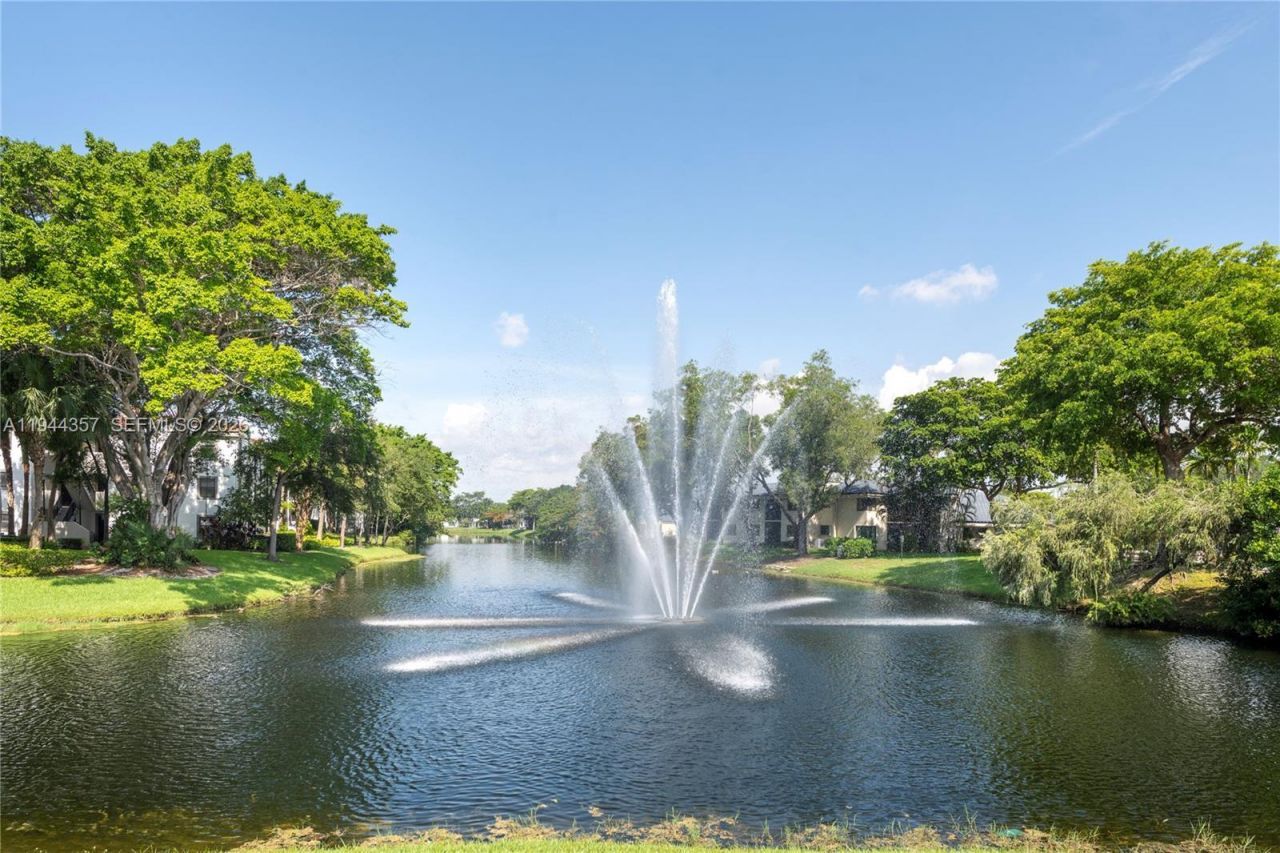 8019 NW 15th Mnr, Unit 8019, Plantation, FL 33322 Photo
