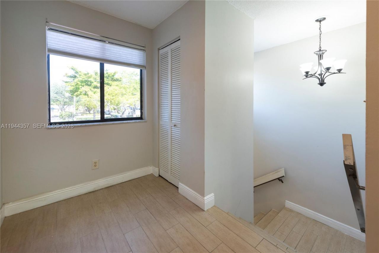 8019 NW 15th Mnr, Unit 8019, Plantation, FL 33322 Photo