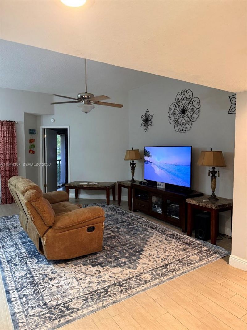 8019 NW 15th Mnr, Unit 8019, Plantation, FL 33322 Photo