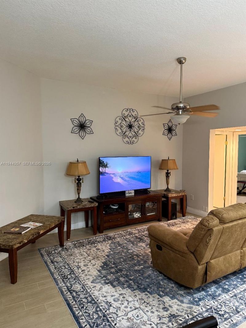 8019 NW 15th Mnr, Unit 8019, Plantation, FL 33322 Photo