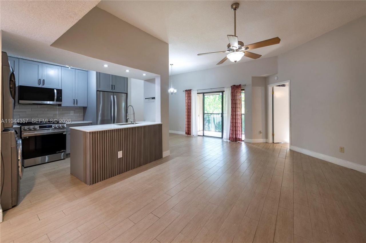 8019 NW 15th Mnr, Unit 8019, Plantation, FL 33322 Photo