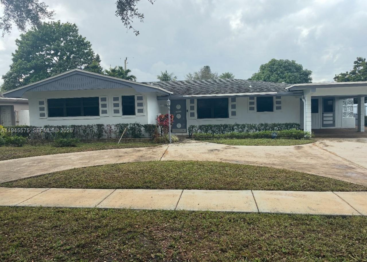 737 W Dayton Cir, Fort Lauderdale, FL 33312 Photo