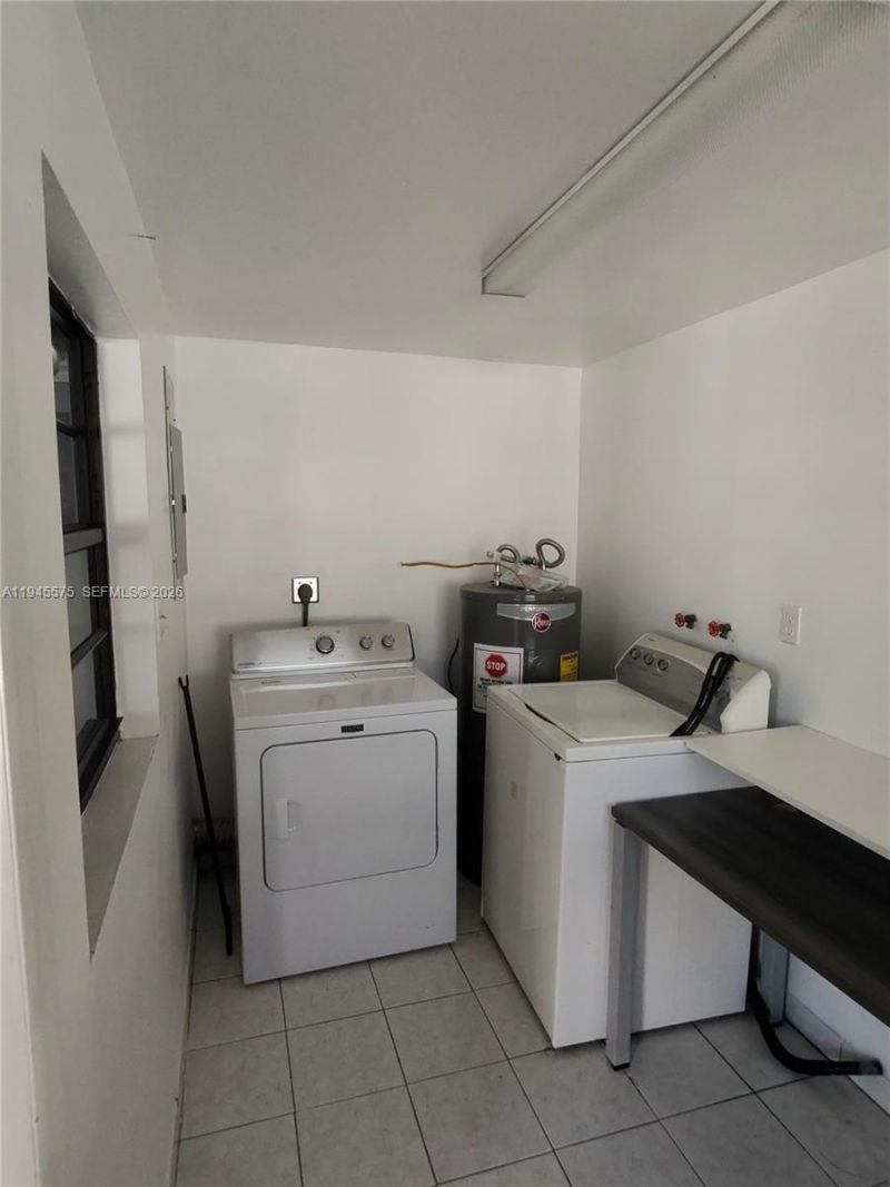 737 W Dayton Cir, Fort Lauderdale, FL 33312 Photo