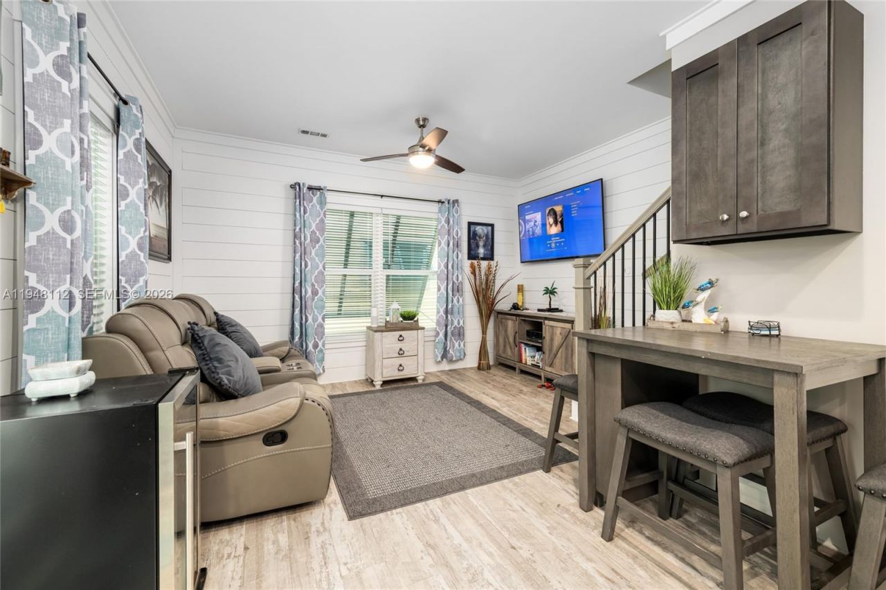 101 11th Street Ocean, Unit 17, Marathon, FL 33050 Photo