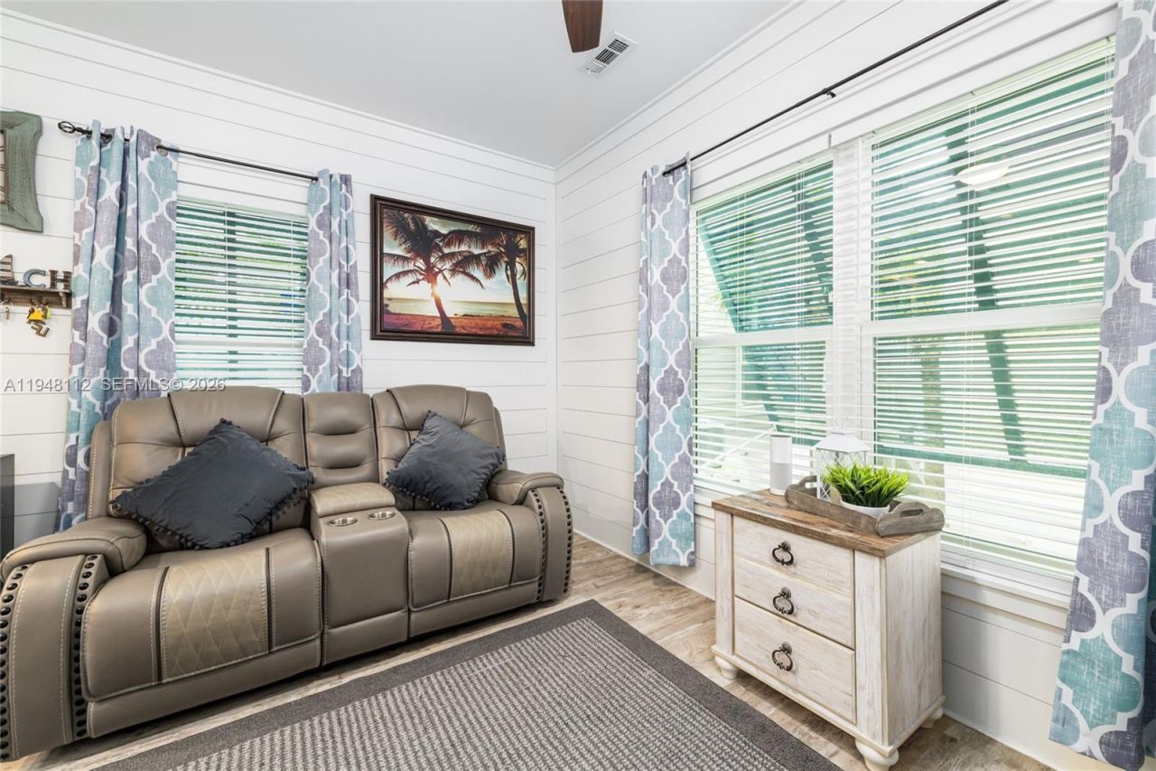 101 11th Street Ocean, Unit 17, Marathon, FL 33050 Photo