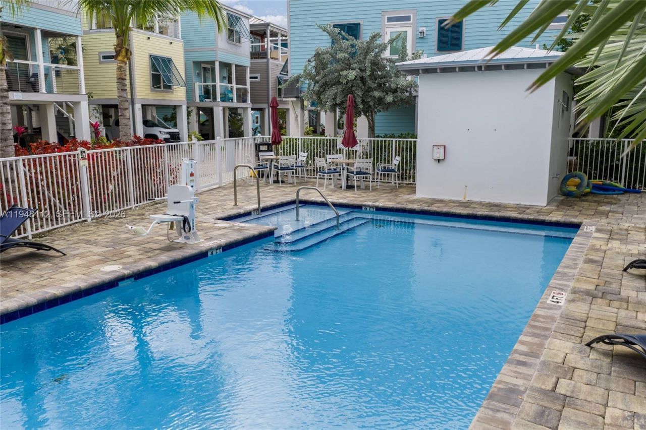 101 11th Street Ocean, Unit 17, Marathon, FL 33050 Photo