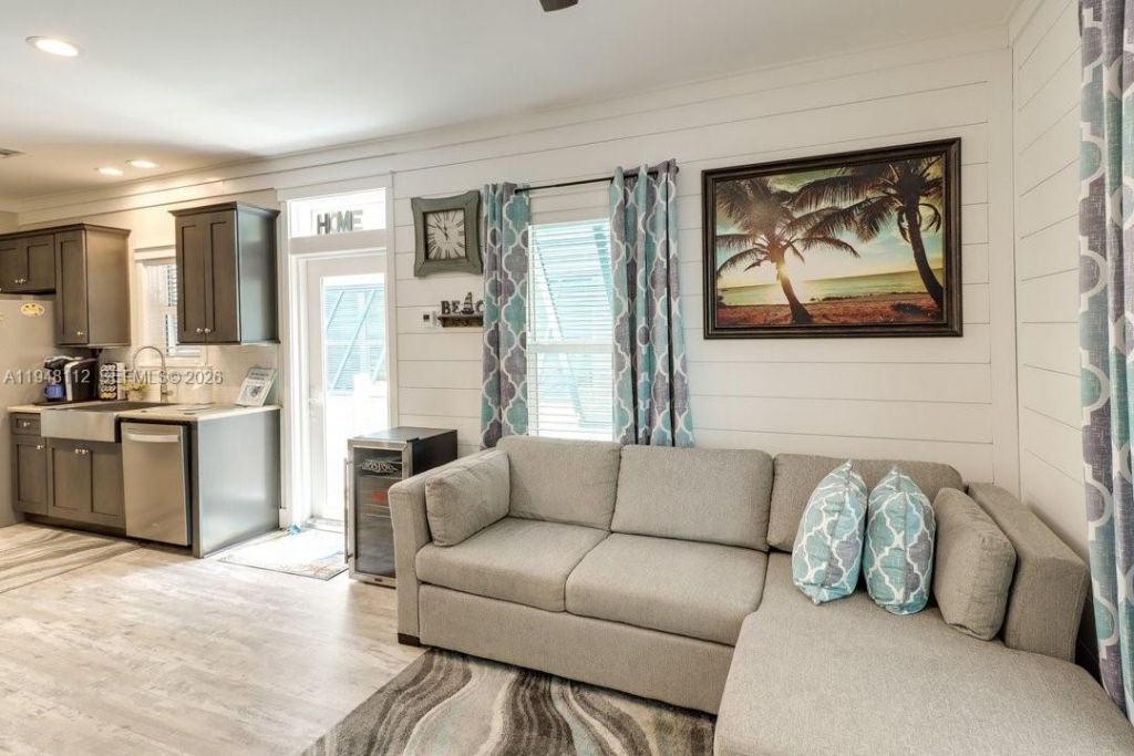 101 11th Street Ocean, Unit 17, Marathon, FL 33050 Photo